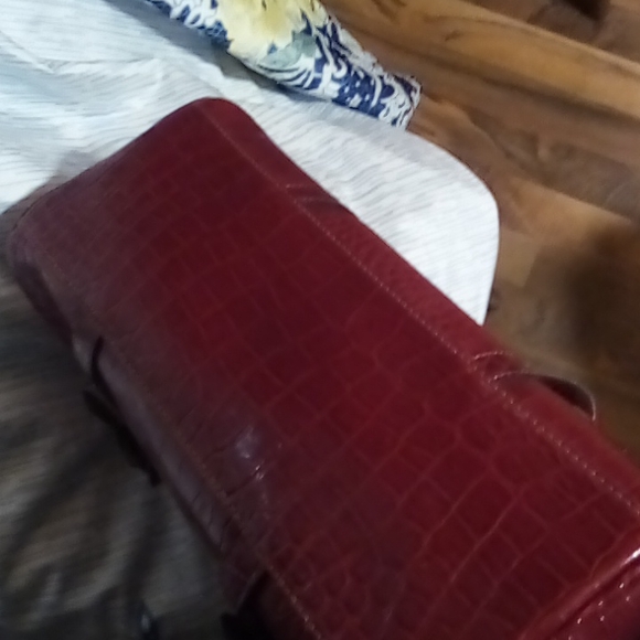 Liz Claiborne red leather bag - Picture 3 of 3